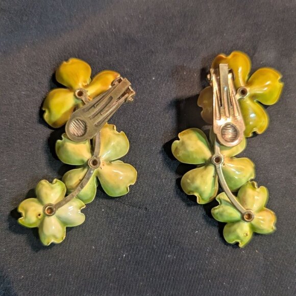 Vintage Yellow Floral Clip-On Earrings Enamel Dogwood Flower Design Retro Costum - Picture 5 of 8